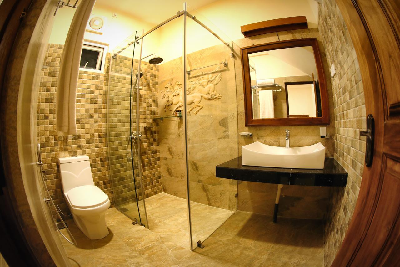 Vendol Maliga Edge Hotel แคนดี้ ภายนอก รูปภาพ