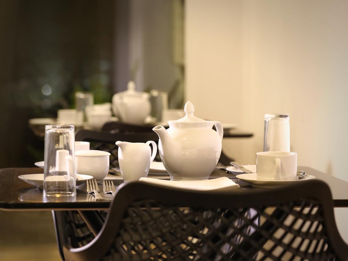 Vendol Maliga Edge Hotel แคนดี้ ภายนอก รูปภาพ