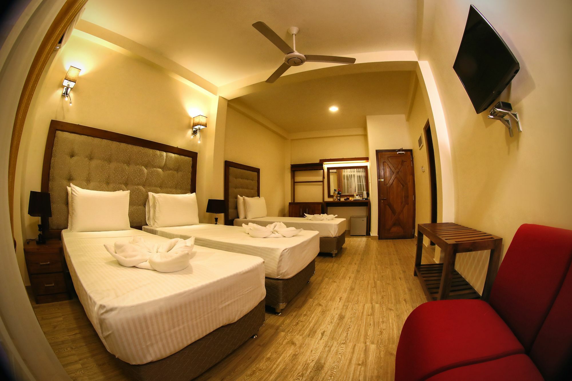 Vendol Maliga Edge Hotel แคนดี้ ภายนอก รูปภาพ