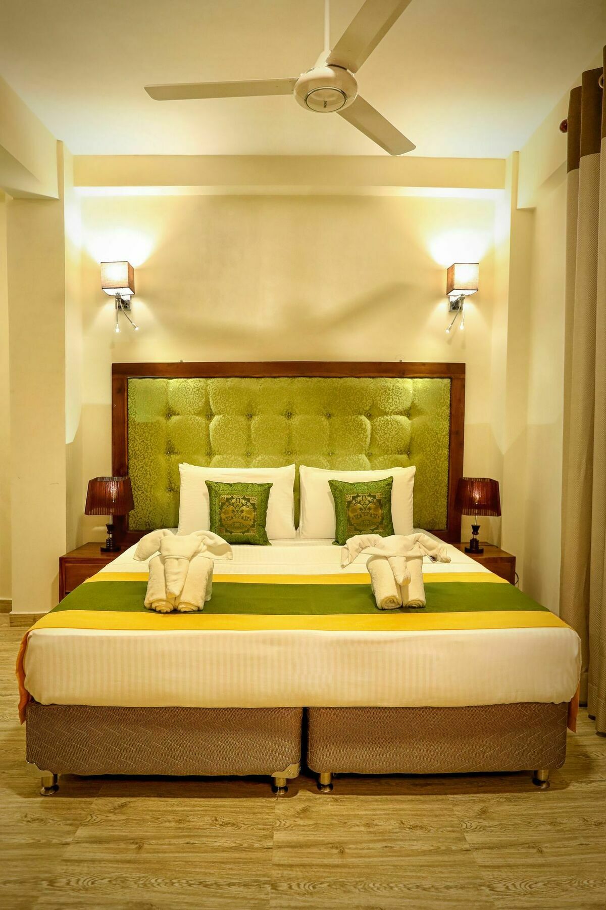 Vendol Maliga Edge Hotel แคนดี้ ภายนอก รูปภาพ