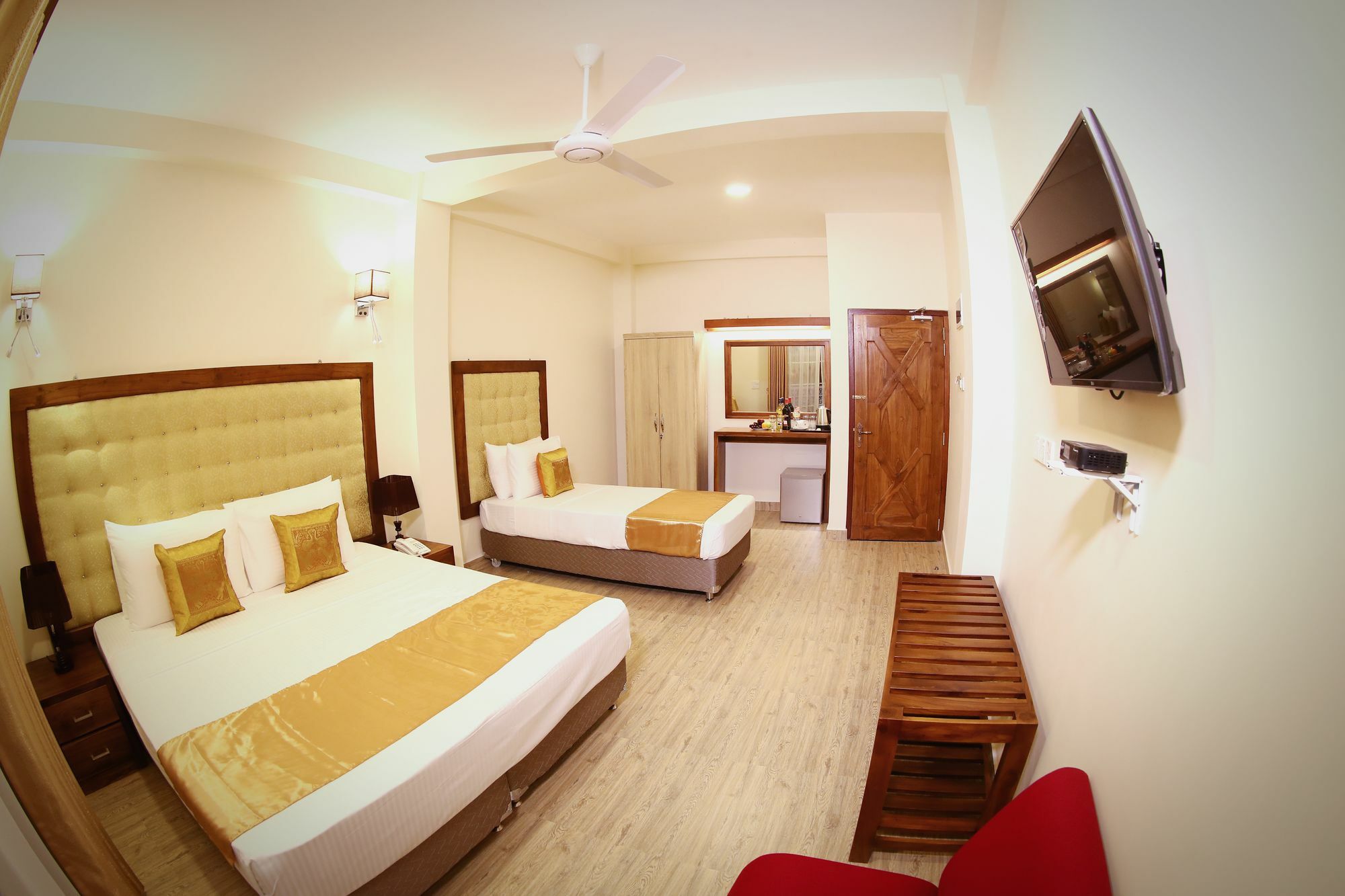 Vendol Maliga Edge Hotel แคนดี้ ภายนอก รูปภาพ
