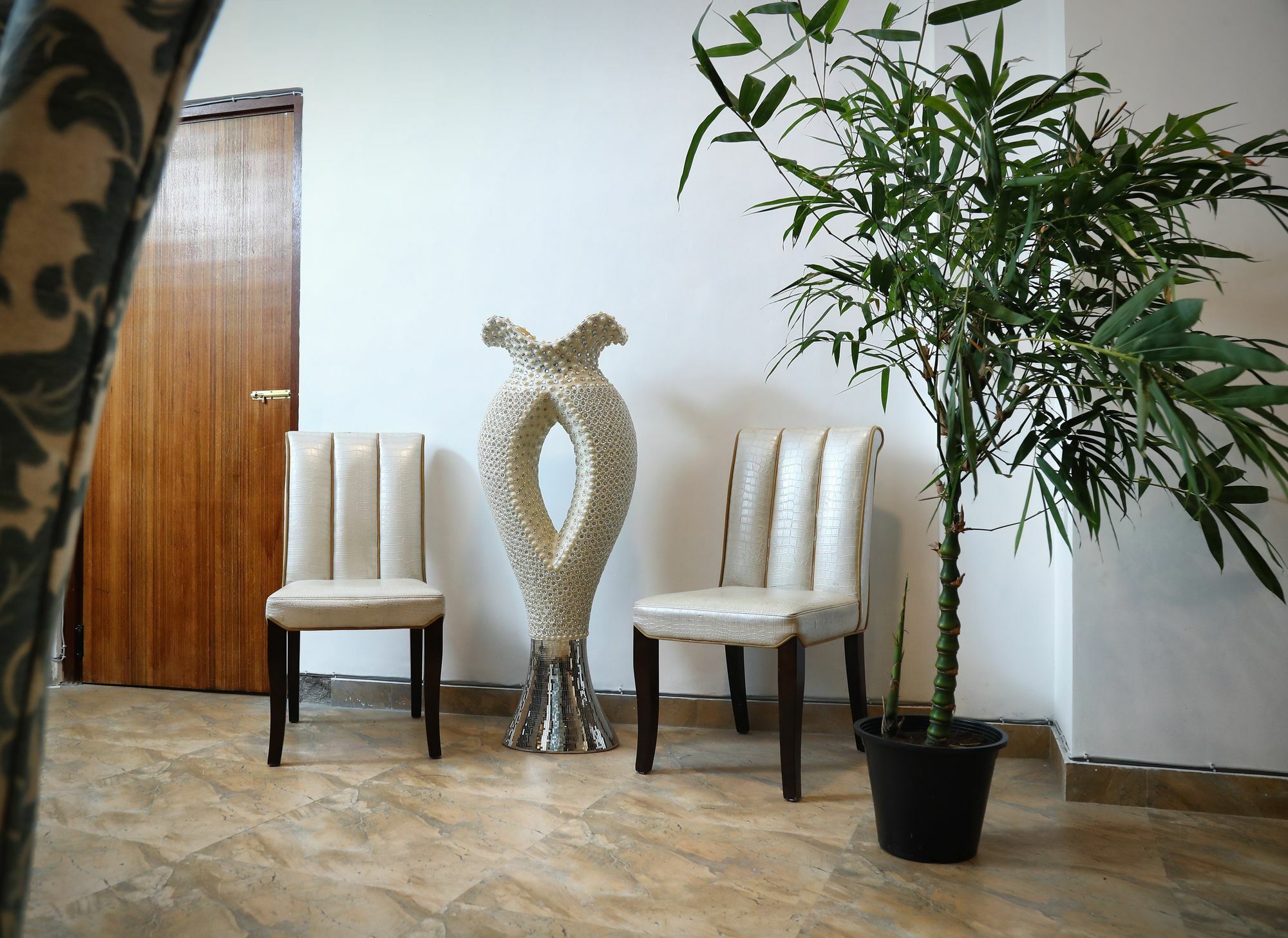 Vendol Maliga Edge Hotel แคนดี้ ภายนอก รูปภาพ